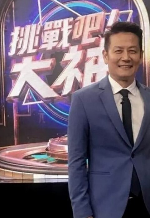 性爱那点事按摩店勾搭两个骚女技师玩双飞黑丝制服诱惑淫声荡语 - 酷色网